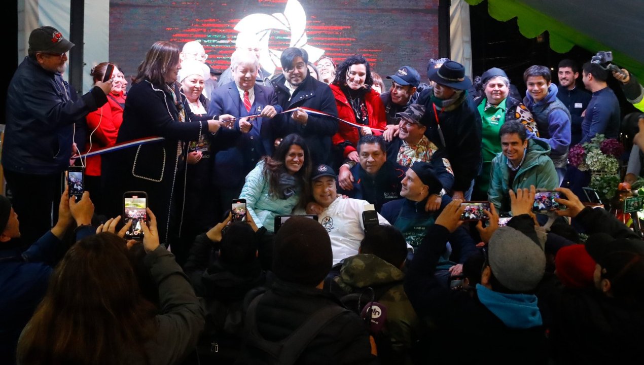 /provincia-de-curico/feria-de-los-caldos-2025-abrio-con-gran-convocatoria