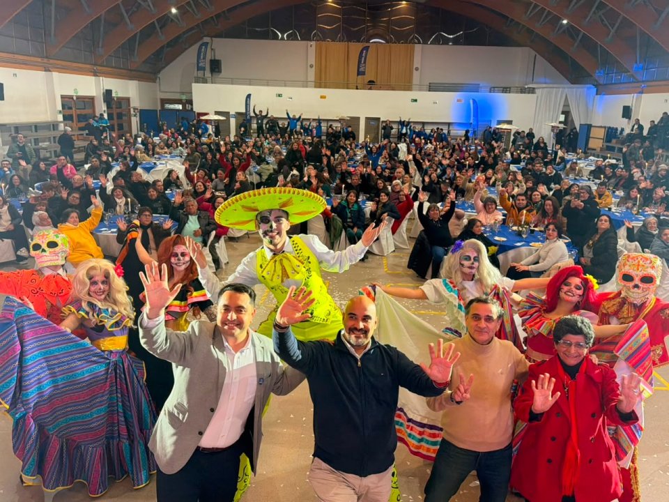 /molina-homenajeo-a-mas-de-600-dirigentes-sociales